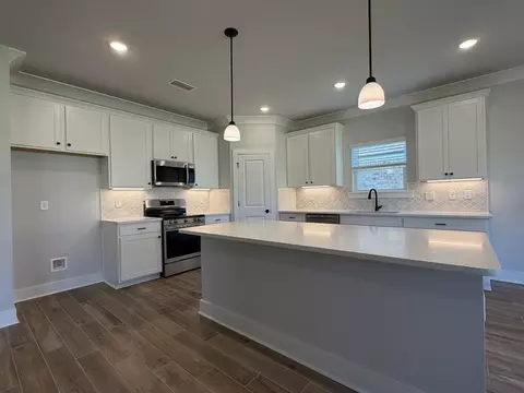 Kitchen - 187 Splendor Run, Freeport, FL 32439 photo 2 of 4