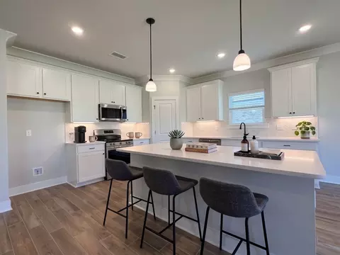 Kitchen - 187 Splendor Run, Freeport, FL 32439 photo 1 of 4