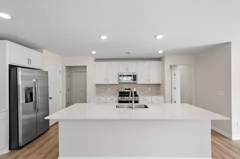 4338 Meadowview Dr, Waconia, MN 55387