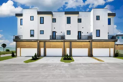 4408 Tucker Ln, El Lago, TX 77586