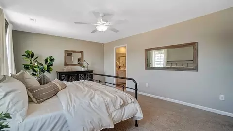 Bedroom - 2222 Hackberry St, Springfield, OH 45505 photo 3 of 19