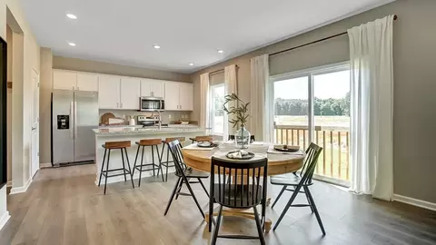 Dining - 2222 Hackberry St, Springfield, OH 45505 photo 1 of 6