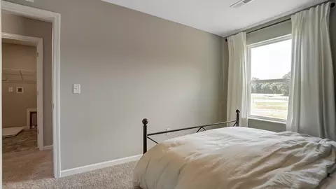 Bedroom - 2222 Hackberry St, Springfield, OH 45505 photo 6 of 19