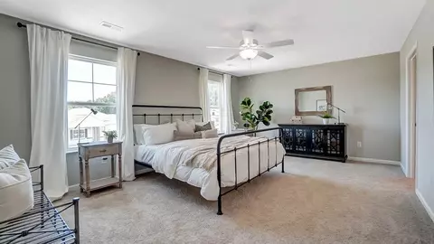 Bedroom - 2222 Hackberry St, Springfield, OH 45505 photo 1 of 19