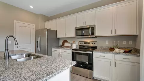 Kitchen - 2222 Hackberry St, Springfield, OH 45505 photo 3 of 11