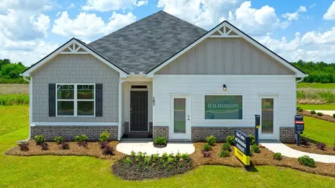 102 Harrow Dr, Perry, GA 31069