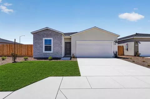 289 Bryan Ave, Dinuba, CA 93618