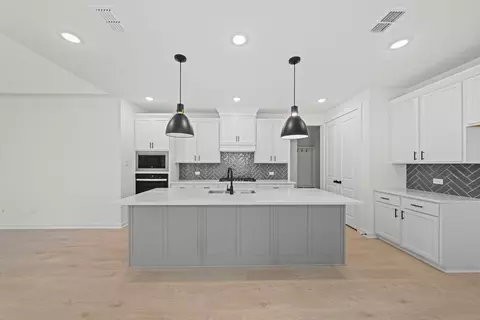 Kitchen - 2437 Trailrunner Dr, Celina, TX 75009 photo 3 of 9