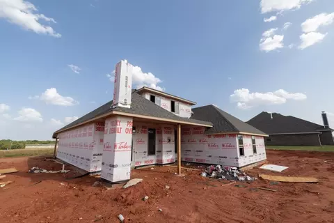 Exterior - 601 Straight St, Guthrie, OK 73044 photo 14 of 20