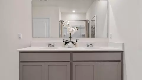 Bath - 5515 Taverna Loop, Winter Haven, FL 33884 photo 3 of 4