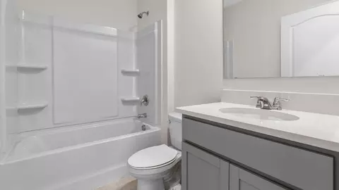 Bath - 5515 Taverna Loop, Winter Haven, FL 33884 photo 4 of 4
