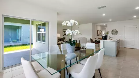 Dining - 5515 Taverna Loop, Winter Haven, FL 33884 photo 2 of 5
