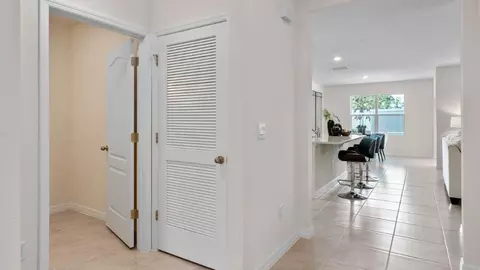Entry Way - 5515 Taverna Loop, Winter Haven, FL 33884 photo 6 of 9
