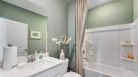 Bath - 15026 S Darr Dr, Plainfield, IL 60544 photo 2 of 3