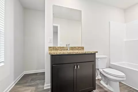 Bath - 3216 Hamlet Dr, Opelika, AL 36804 photo 4 of 5
