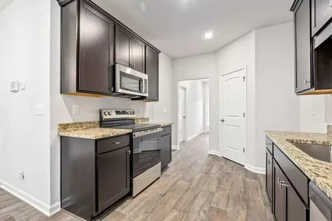 Entry Way - 3216 Hamlet Dr, Opelika, AL 36804 photo 1 of 2