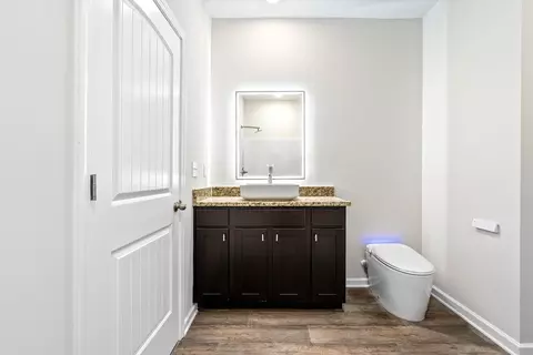 Bath - 3216 Hamlet Dr, Opelika, AL 36804 photo 2 of 5