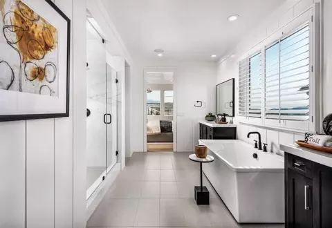 Bath - 27546 Juniper Ln, Valencia, CA 91381 photo 2 of 2