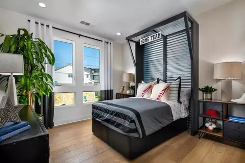 Bedroom - 27546 Juniper Ln, Valencia, CA 91381 photo 3 of 4