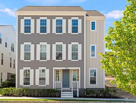 3119 Overlook Dr, Mechanicsburg, PA 17055