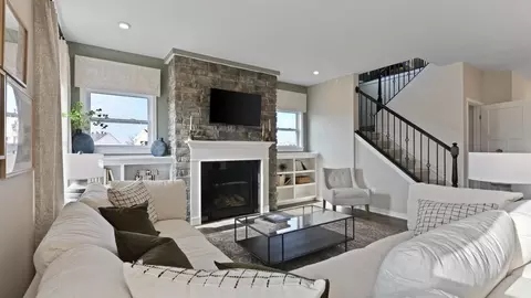 Living - 2912 Huntington Dr, Troy, OH 45373 photo 2 of 2