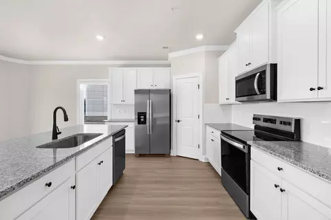 Kitchen - 16 Weymouth Dr, Falling Waters, WV 25419 photo 2 of 2