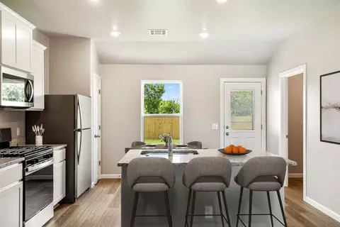 Kitchen - 709 Ashleigh Dr, Tuttle, OK 73089 photo 2 of 2