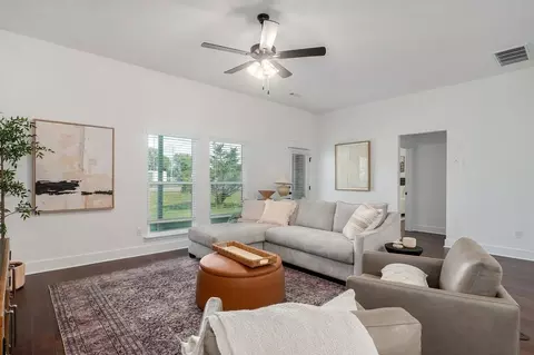 Living - 101 W Seminole St, Strafford, MO 65757 photo 2 of 9