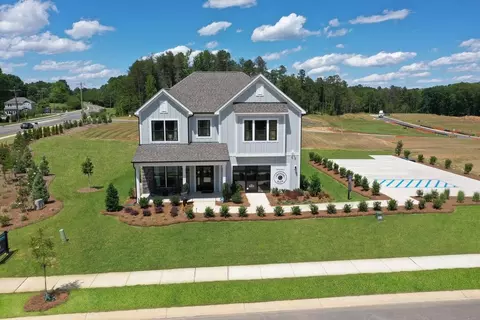 Exterior - 2800 Pinecliff Dr, Concord, NC 28027 photo 6 of 9