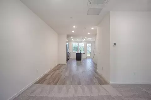 Living - 6762 Quantum Loop, San Jose, CA 95119 photo 4 of 12