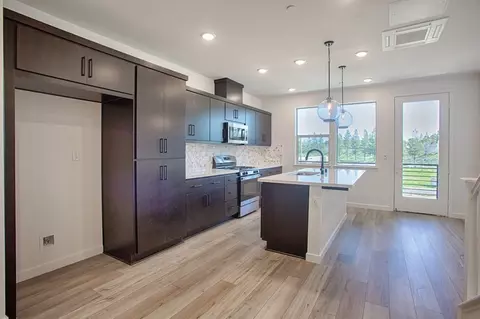 Kitchen - 6762 Quantum Loop, San Jose, CA 95119 photo 1 of 14