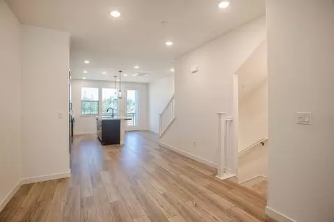 Entry Way - 6762 Quantum Loop, San Jose, CA 95119 photo 3 of 14