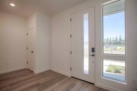 Entry Way - 6762 Quantum Loop, San Jose, CA 95119 photo 1 of 14