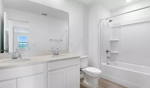 Bath - 5331 Mickey Ave, Winter Haven, FL 33884 photo 2 of 5