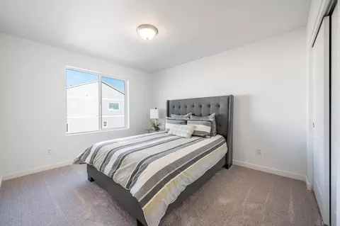 Bedroom - 1200 S 32nd Ave, Cornelius, OR 97113 photo 6 of 7