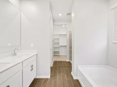 Bath - 494 W Rock Needle Trl, Apache Junction, AZ 85120 photo 1 of 4