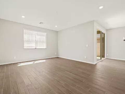 Living - 494 W Rock Needle Trl, Apache Junction, AZ 85120 photo 1 of 2