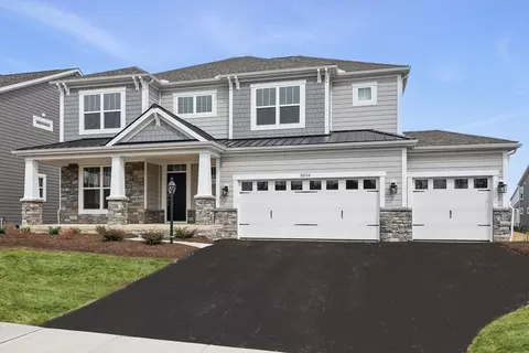 Exterior - 568 Fadley Loop E, Delaware, OH 43015 photo 7 of 13