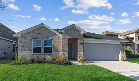 13 Robin Ct, Angleton, TX 77515
