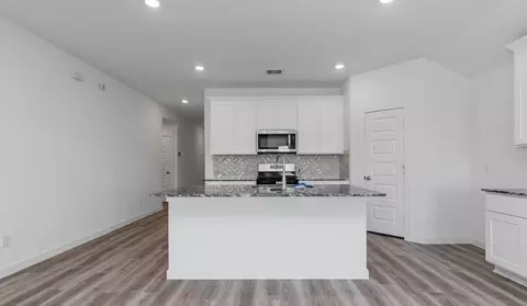 Kitchen - 13 Robin Ct, Angleton, TX 77515 photo 1 of 5