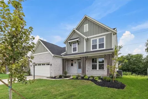 2572 Golden Leaf Dr, Dayton, OH 45431
