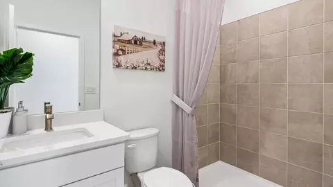 Bath - 6983 SW 44th Cir, Ocala, FL 34476 photo 1 of 4