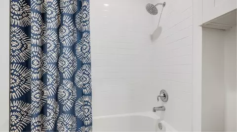 Bath - 1626 Windrose Bnd, Angleton, TX 77515 photo 5 of 5