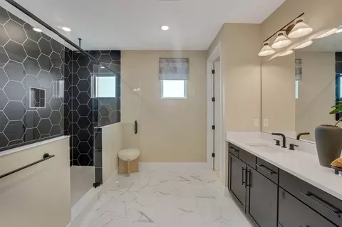Bath - 4500 Firefly Ln, Saint Cloud, FL 34772 photo 4 of 5