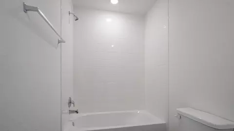 Bath - 1122 Celosia Loop, Kyle, TX 78640 photo 3 of 6