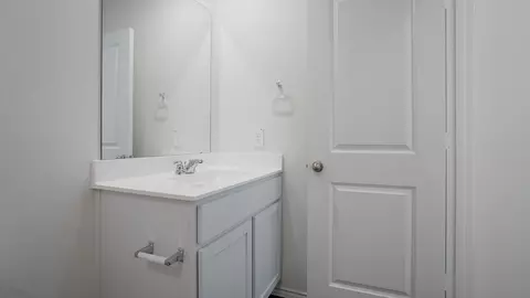Bath - 1122 Celosia Loop, Kyle, TX 78640 photo 2 of 6