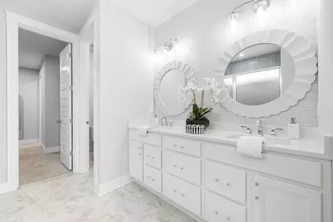 Bath - 175 Westwoods Rd, Wright City, MO 63390 photo 1 of 3