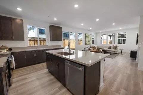 Kitchen - 149 Amanda Way, Windsor, CA 95492 photo 1 of 7