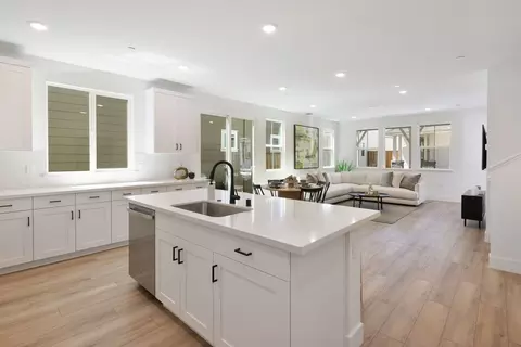 Kitchen - 149 Amanda Way, Windsor, CA 95492 photo 2 of 12