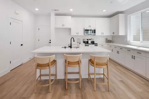 Kitchen - 149 Amanda Way, Windsor, CA 95492 photo 3 of 12